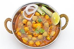 Chana Masala - An Indian spicy vegetarian dish for lunch and din