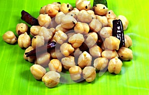 Chana snack in green leaf