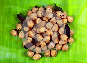 Chana snack in green leaf