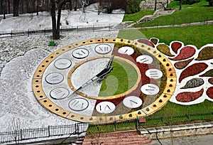 Change winter to summer time on big clock