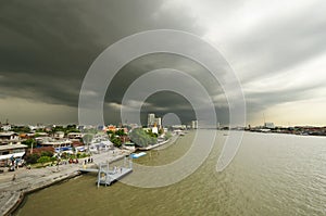 Chao Phraya River and nimbus o