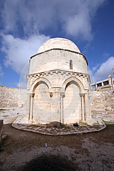 Kaple z stoupání z kristus na připojit z olivy (12století) jeruzalém 