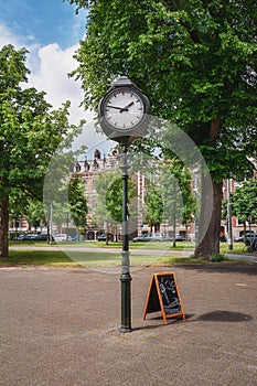 A characteristic clock on a square