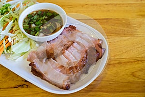 Charcoal-boiled pork neck and spicy sauce (Grilled pork)