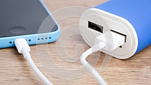 Charging a smartphone from powerbank