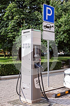 Charging station for electric vehicles. Vertical
