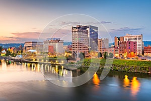 Charleston, West Virginia, USA downtown skyline