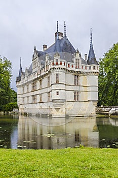 Chateau Azay-le-Rideau, earliest French chateaux photo