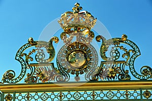 Chateau de Versailles, Front Gate, Golden Emblem o