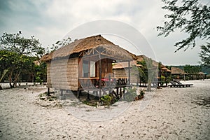 cheap budget accommodation on the beach, bamboo huts