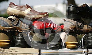 Cheap sneakers on sale, delhi