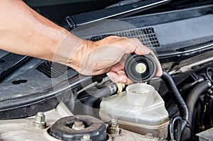 Check brake fluid inlet,Car maintenance,Check car yourself,Chec