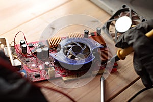 Checking with an ammeter a graphics card from an old computer