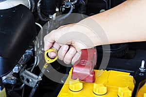 Checking oil level in a engine