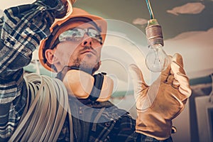 Checking the Operation of the Lighting Cable Installation