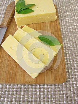 Cheddar cheese slices