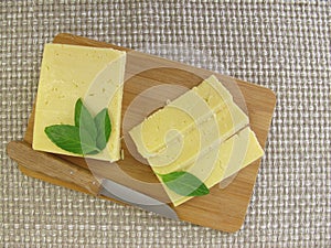 Cheddar cheese slices