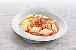 Chee Cheong Fun, Chinese rice noodle roll with curry sauce