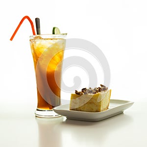 Cheese cake and iced lemon tea