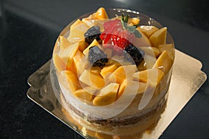 Cheese cake with mango