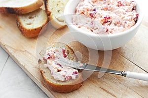 Cheese spread with toasted bread