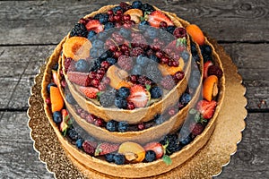 Cheesecake with fruits and berries