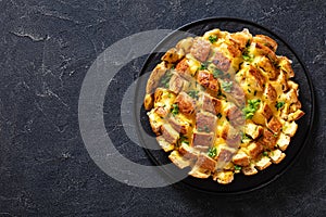 cheesy garlic bread, pull apart bread, top view