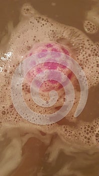 Cheetah pink bathbomb