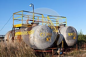 Chemical storage tank with sulfuric acid