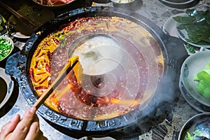 Chengdu hot pot, sichuan chafing dish