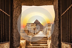 Chephren& x27;s Temple and the Pyramid of Chephren, Giza, Egypt