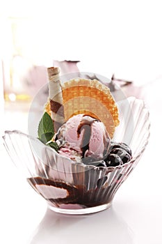Cherry ice cream with amarena cherries