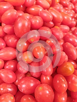 Cherry tomatoes in a heap