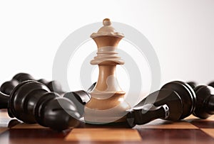 Šach kráľovná výhry hra 