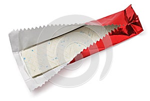 Chewing gum plate in red foil on white