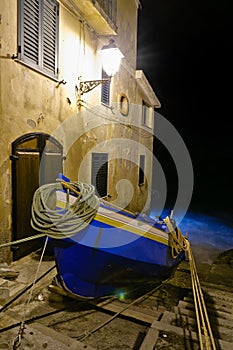 Chianalea the boat away.