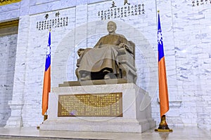 Chiang Kai-shek bronze statue