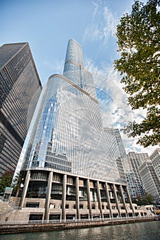Chicago attracts us with its beautiful buildings
