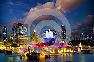 Chicago skyline and Buckingham Fountain