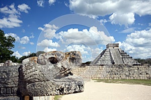 Chichen itza img