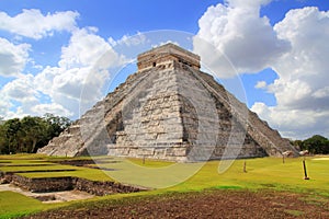 Chichen Itza Kukulcan Mayan Pyramid El Castillo