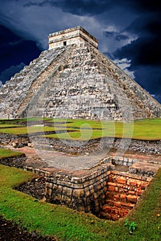 Chichen Itza Kukulcan Mayan Pyramid El Castillo