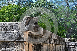 Chichen Itza - Kukulkan`s Pyramid - Snake`s head 4