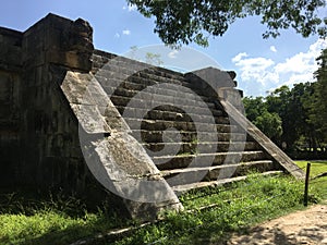 Chichen itza pyramid historic Mexico