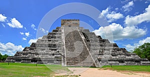 Chichen Itza Pyramid, Wonder of the World, Mexico