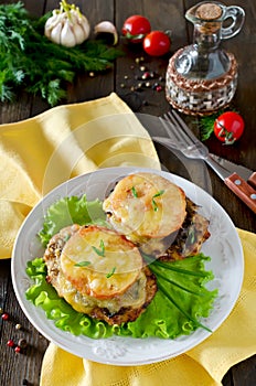 Chicken breast with mushrooms and cheese
