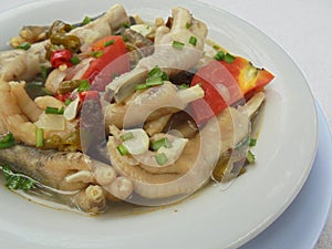 Chicken claw soup is a type of Indonesian cuisine with the basic ingredients of chicken claws.