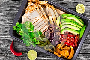 Chicken Fajita Platter with Avocado, Lime, Pita bread, Bell Pepper