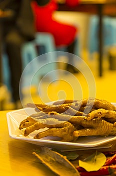 The chicken feet are also an important dish in the halogen dish.