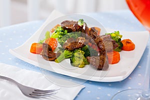 Chicken hearts with vegetables